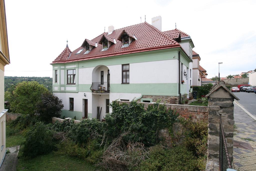 Pension Grant Lux Znojmo Bed & Breakfast Bagian luar foto