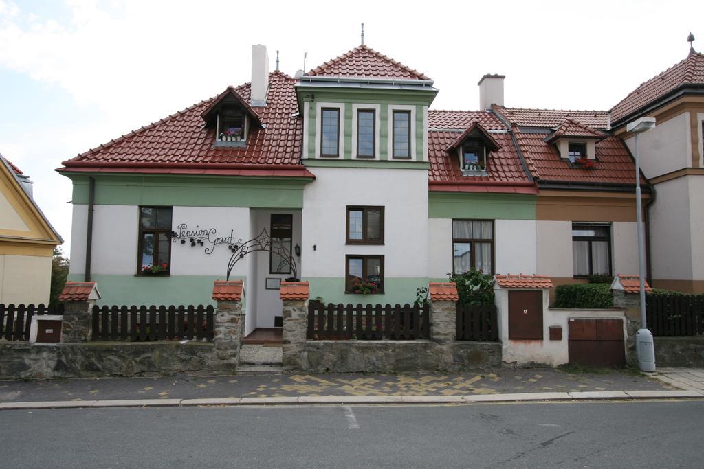 Pension Grant Lux Znojmo Bed & Breakfast Bagian luar foto