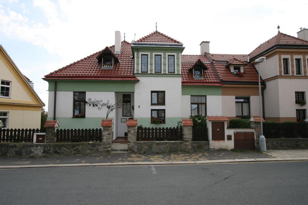 Pension Grant Lux Znojmo Bed & Breakfast Bagian luar foto