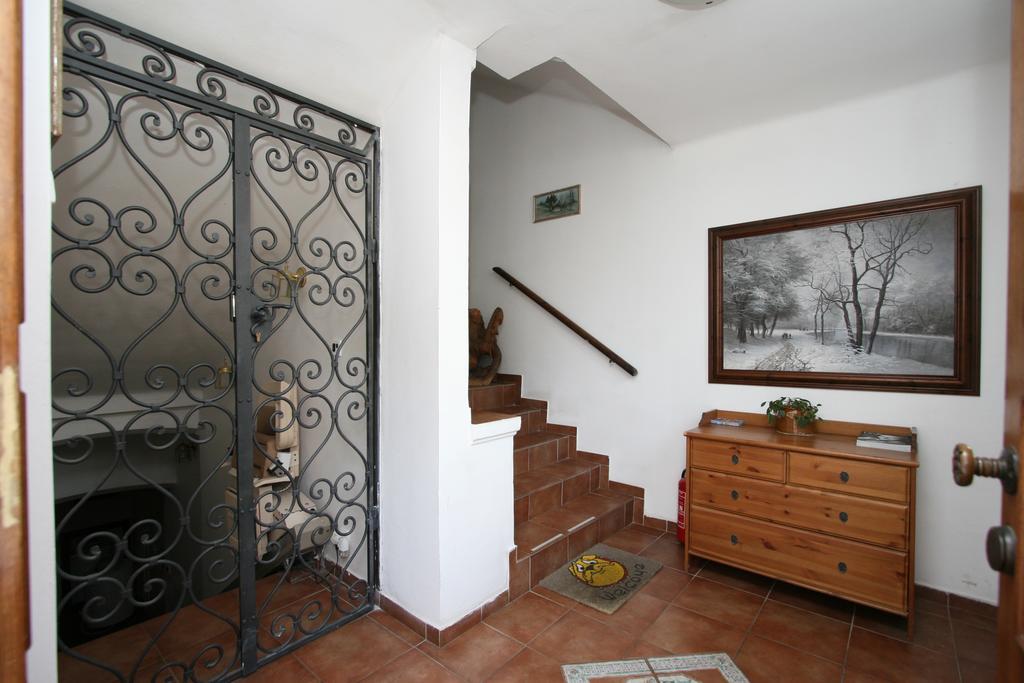 Pension Grant Lux Znojmo Bed & Breakfast Bagian luar foto