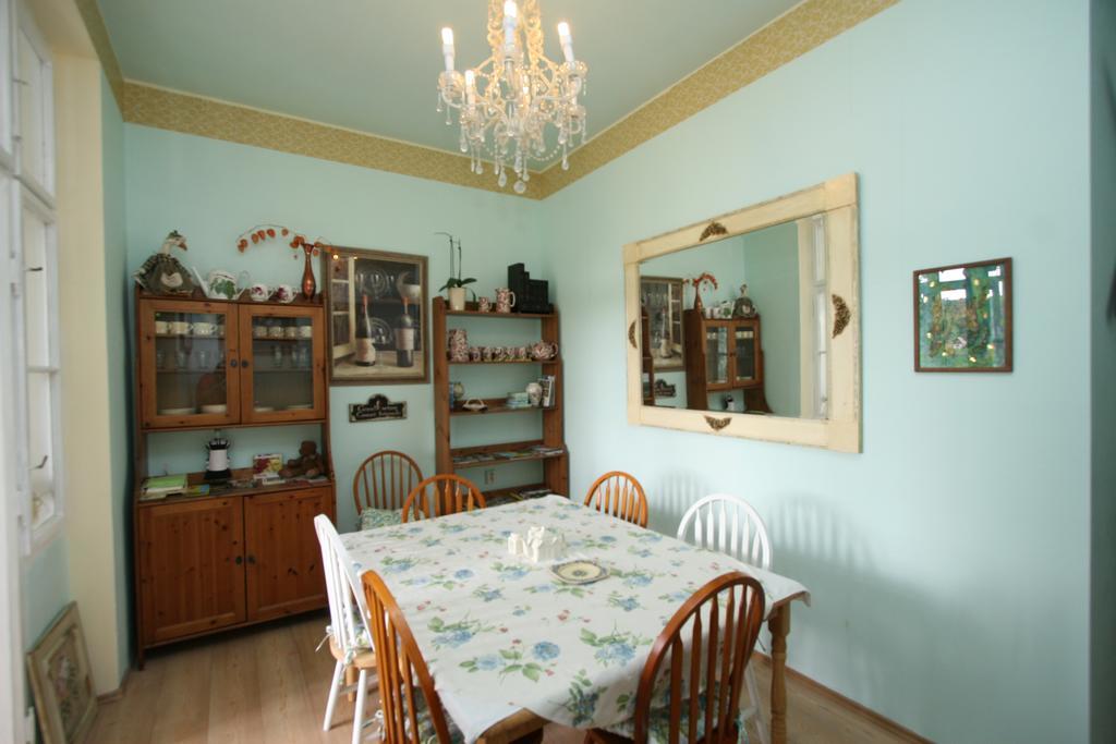 Pension Grant Lux Znojmo Bed & Breakfast Bagian luar foto