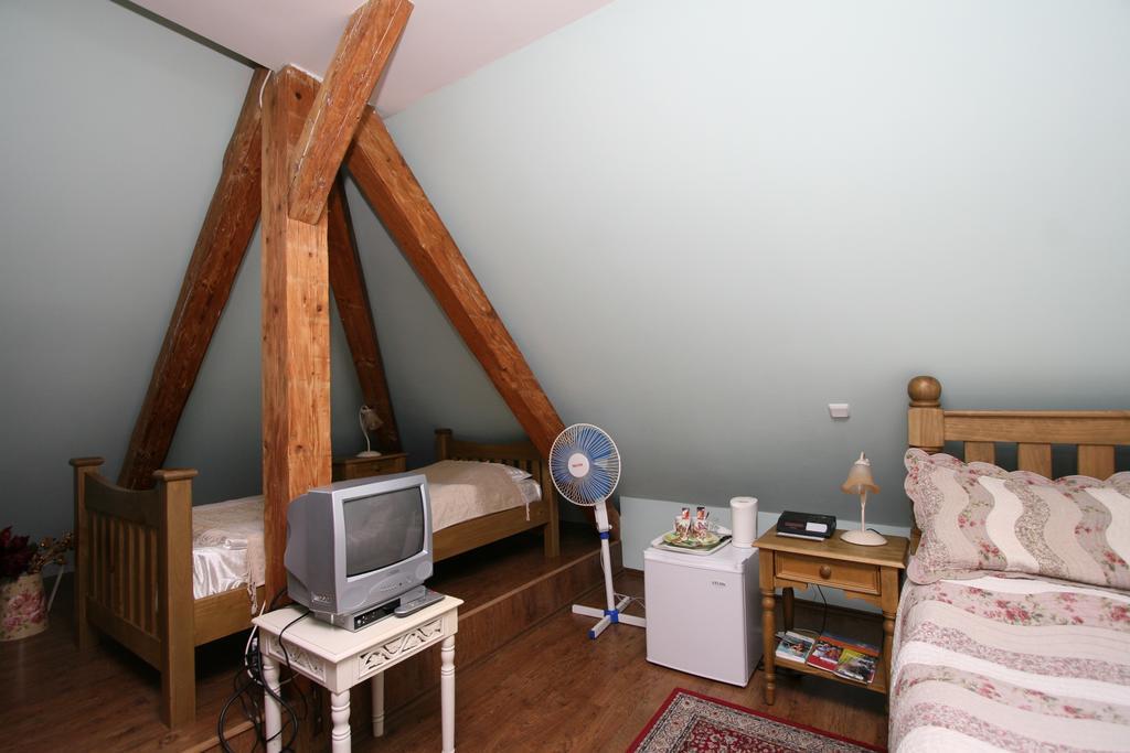 Pension Grant Lux Znojmo Bed & Breakfast Bagian luar foto