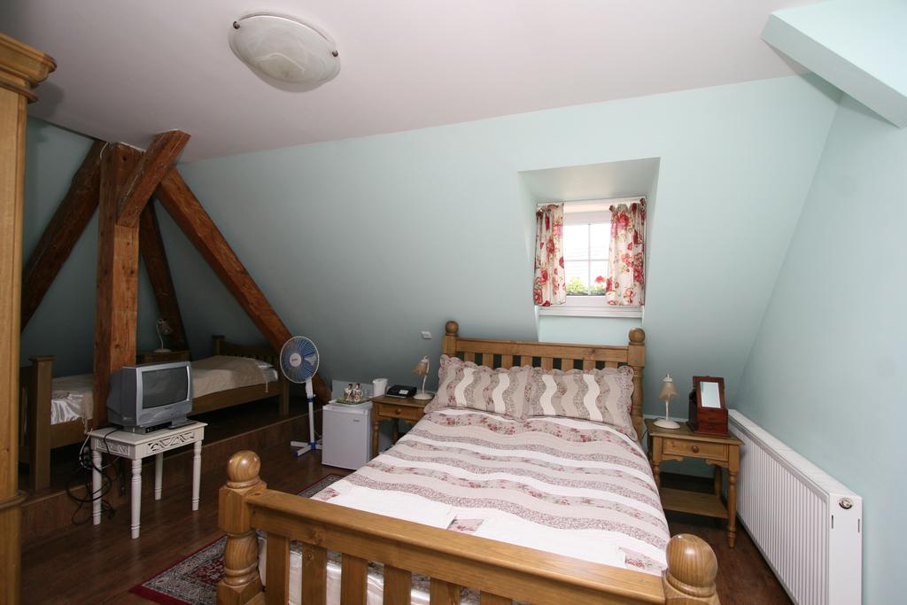 Pension Grant Lux Znojmo Bed & Breakfast Bagian luar foto