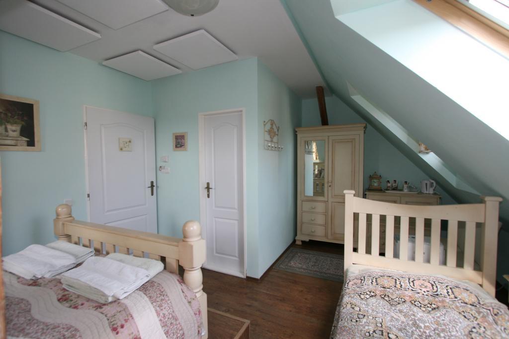 Pension Grant Lux Znojmo Bed & Breakfast Bagian luar foto