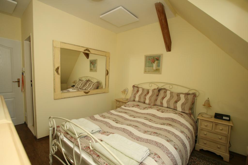 Pension Grant Lux Znojmo Bed & Breakfast Bagian luar foto