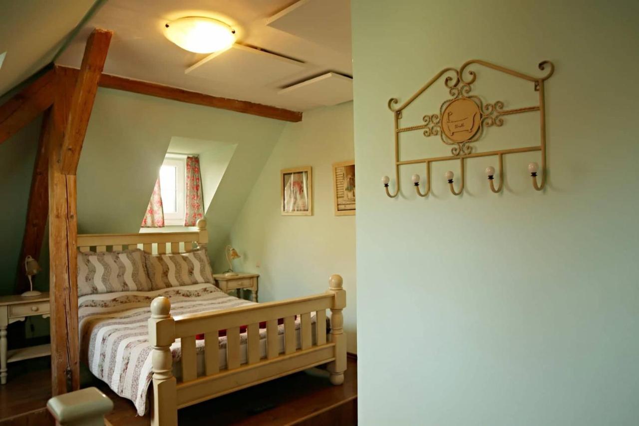 Pension Grant Lux Znojmo Bed & Breakfast Bagian luar foto