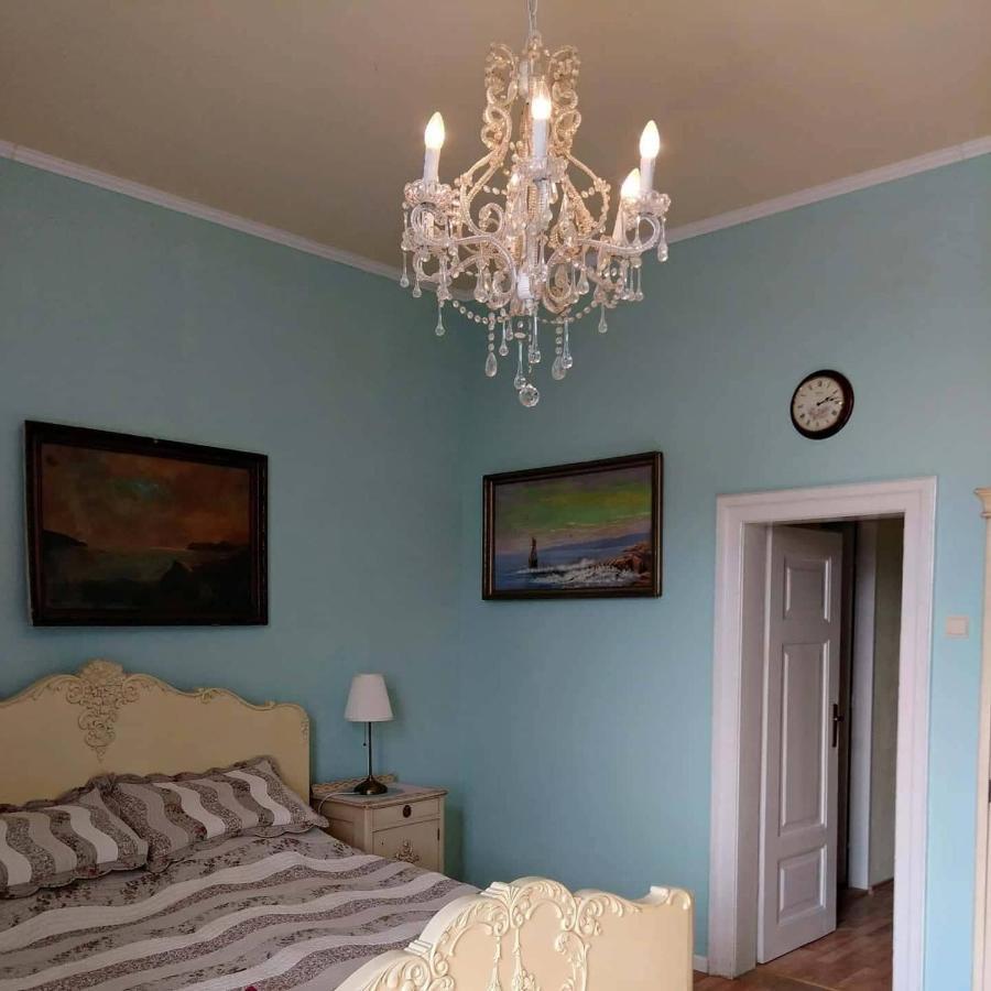 Pension Grant Lux Znojmo Bed & Breakfast Bagian luar foto