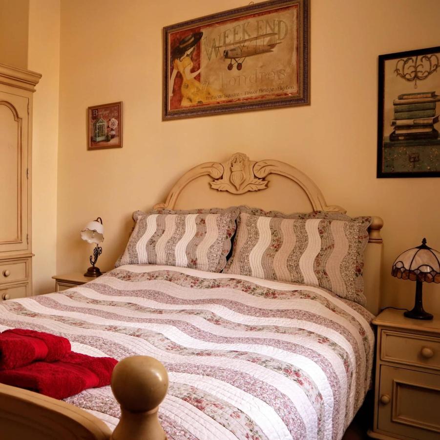 Pension Grant Lux Znojmo Bed & Breakfast Bagian luar foto